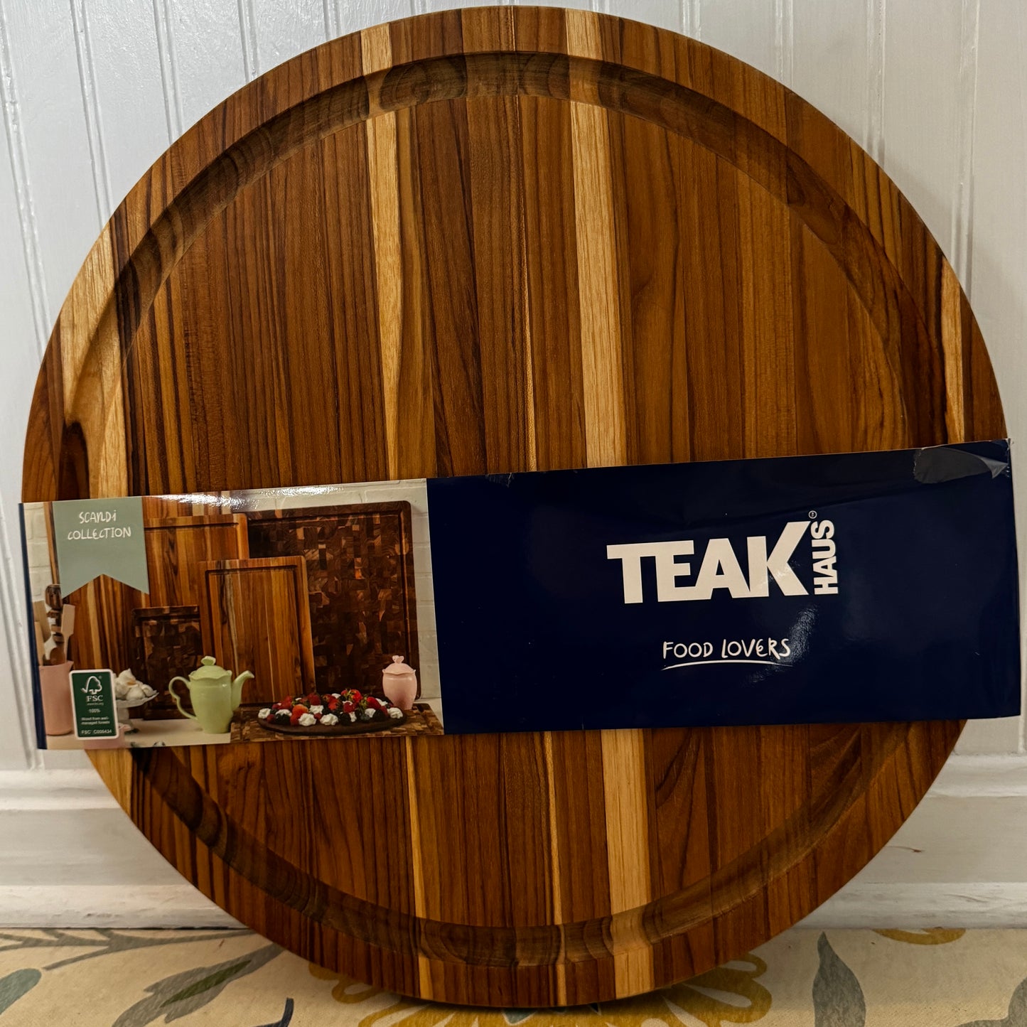 Scandi Round Carving Board