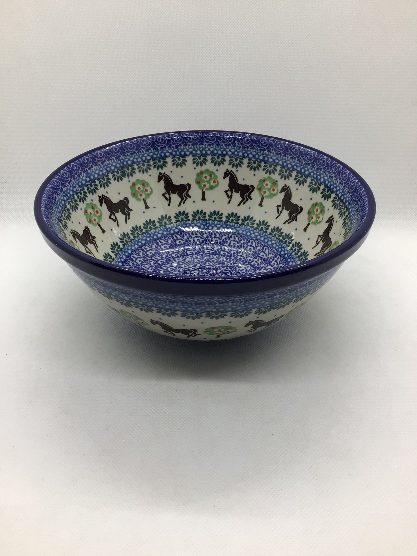 Brown Horse Nesting Bowl 8"