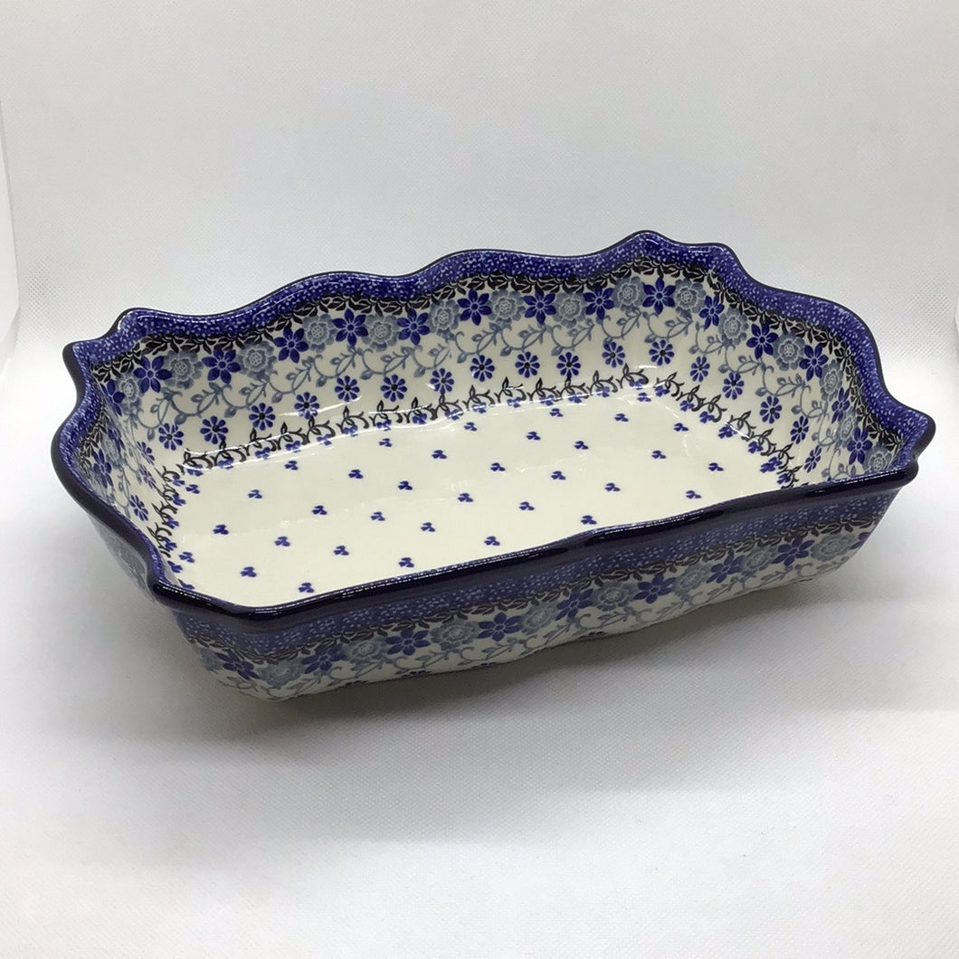 Amazing Lace Scalloped Baker