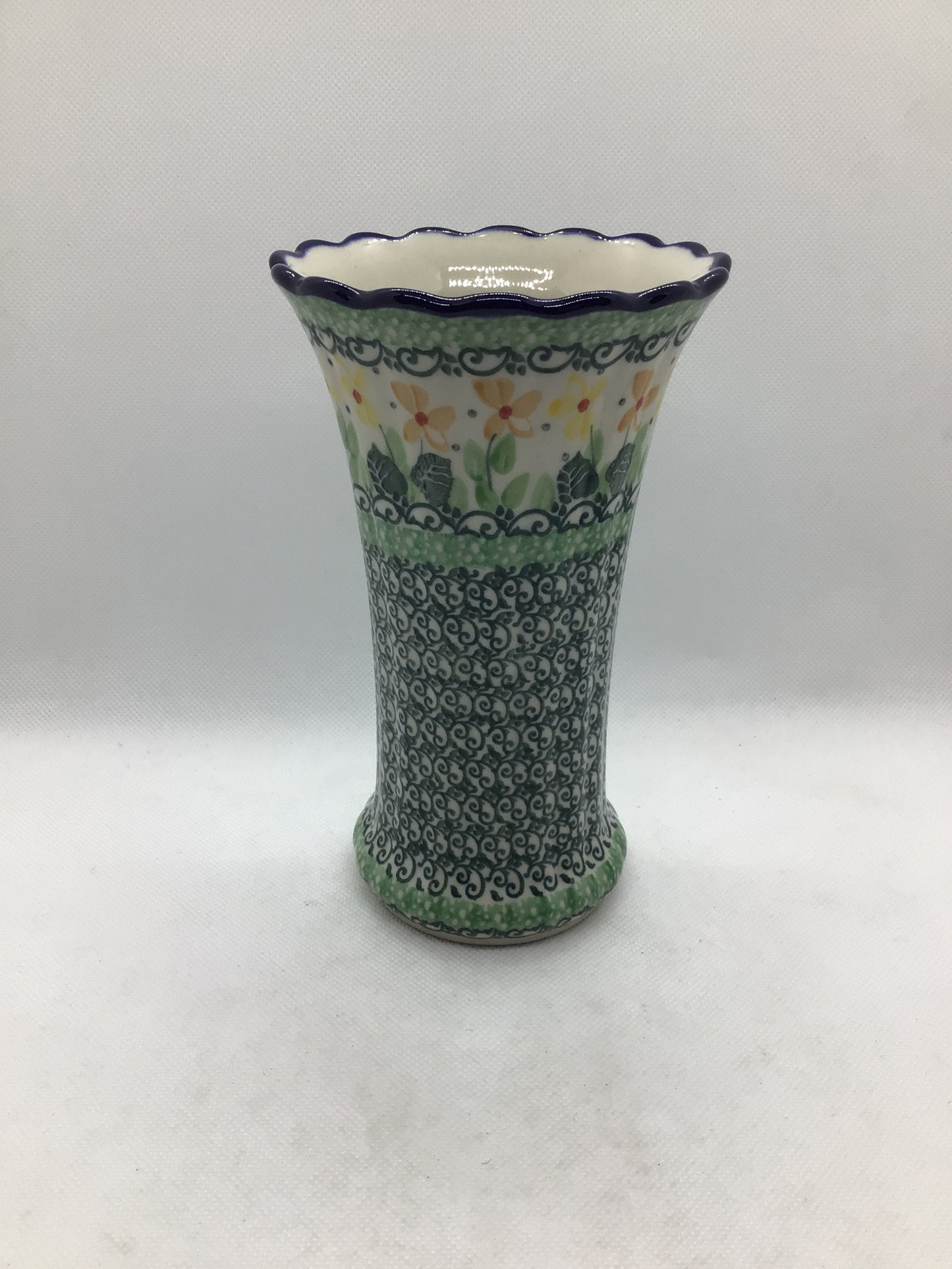 Peaches n Cream Fluted Vase 7"