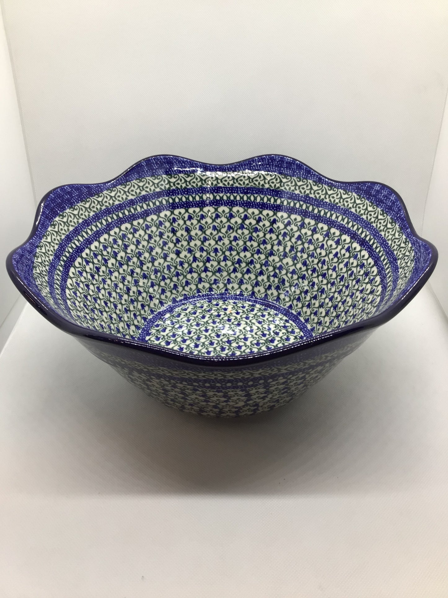 Tulip Trellis Wavy Edge Bowl 12"