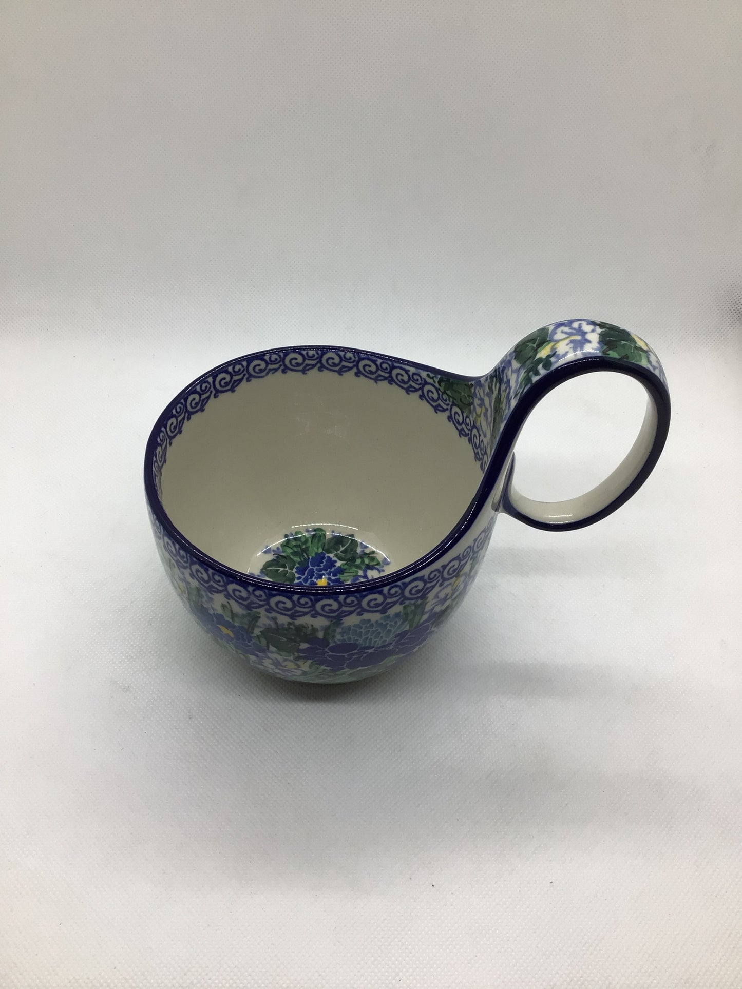 U5138 Bowl w/Loop Handle