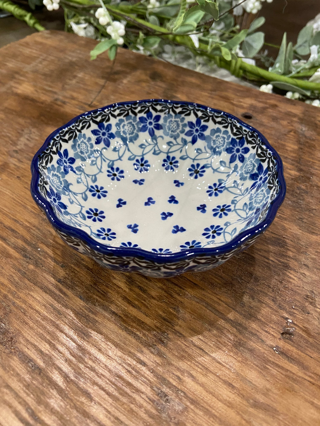 Amazing Scalloped Bowl 4.5