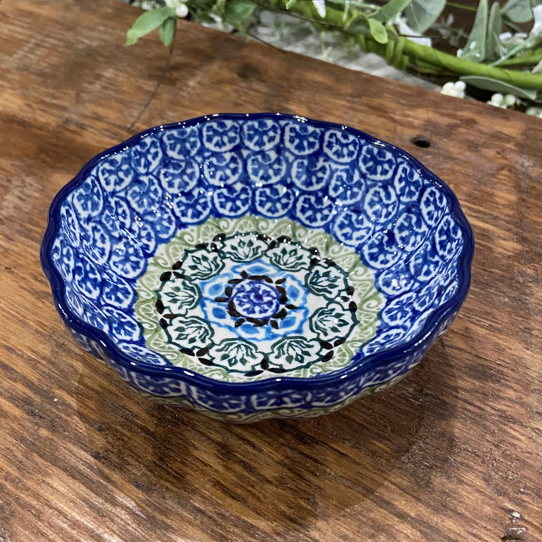 Tranquility Scalloped Bowl 4.5