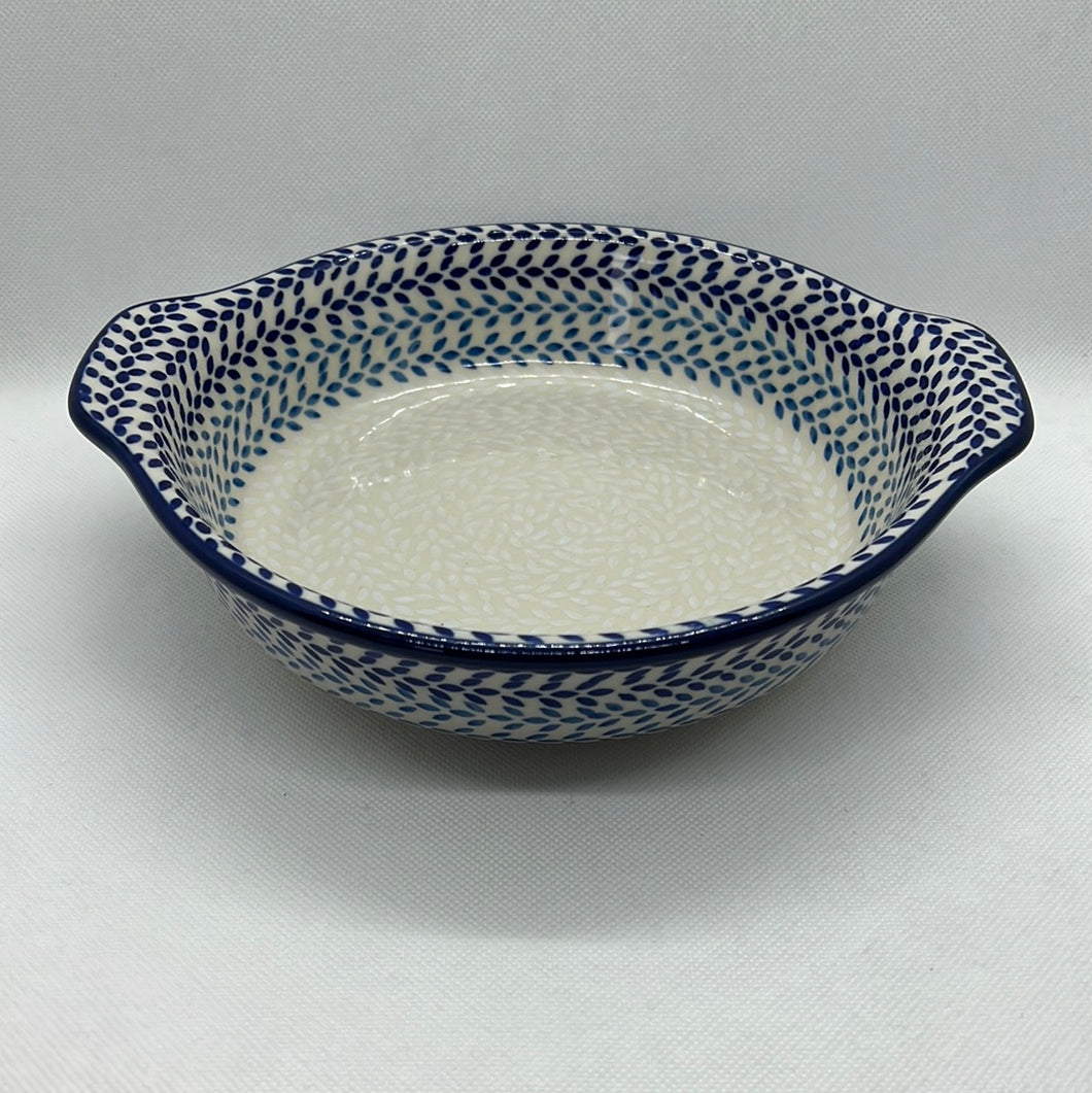 Blue Wreath Round Baker w/Grips 8