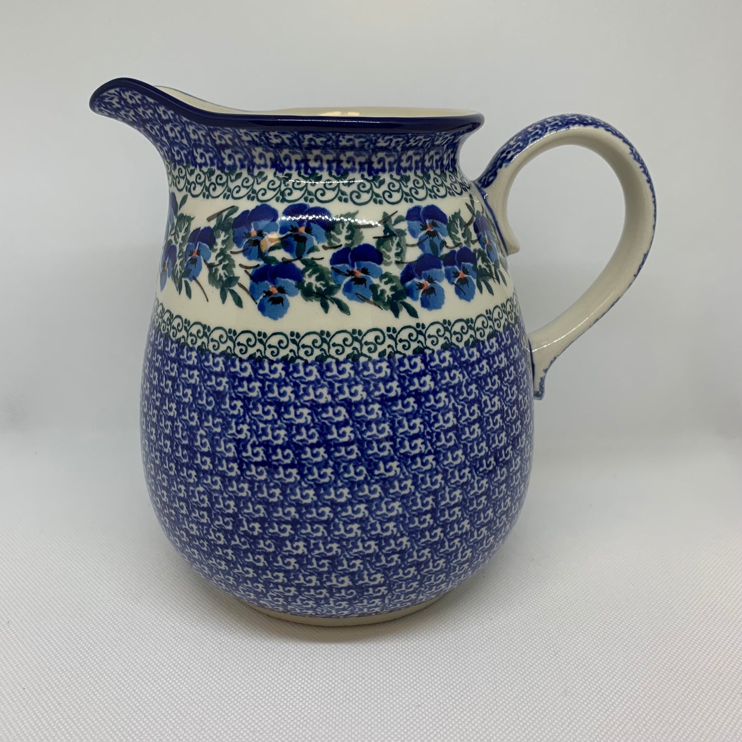 Winter Viola Pitcher 2QT