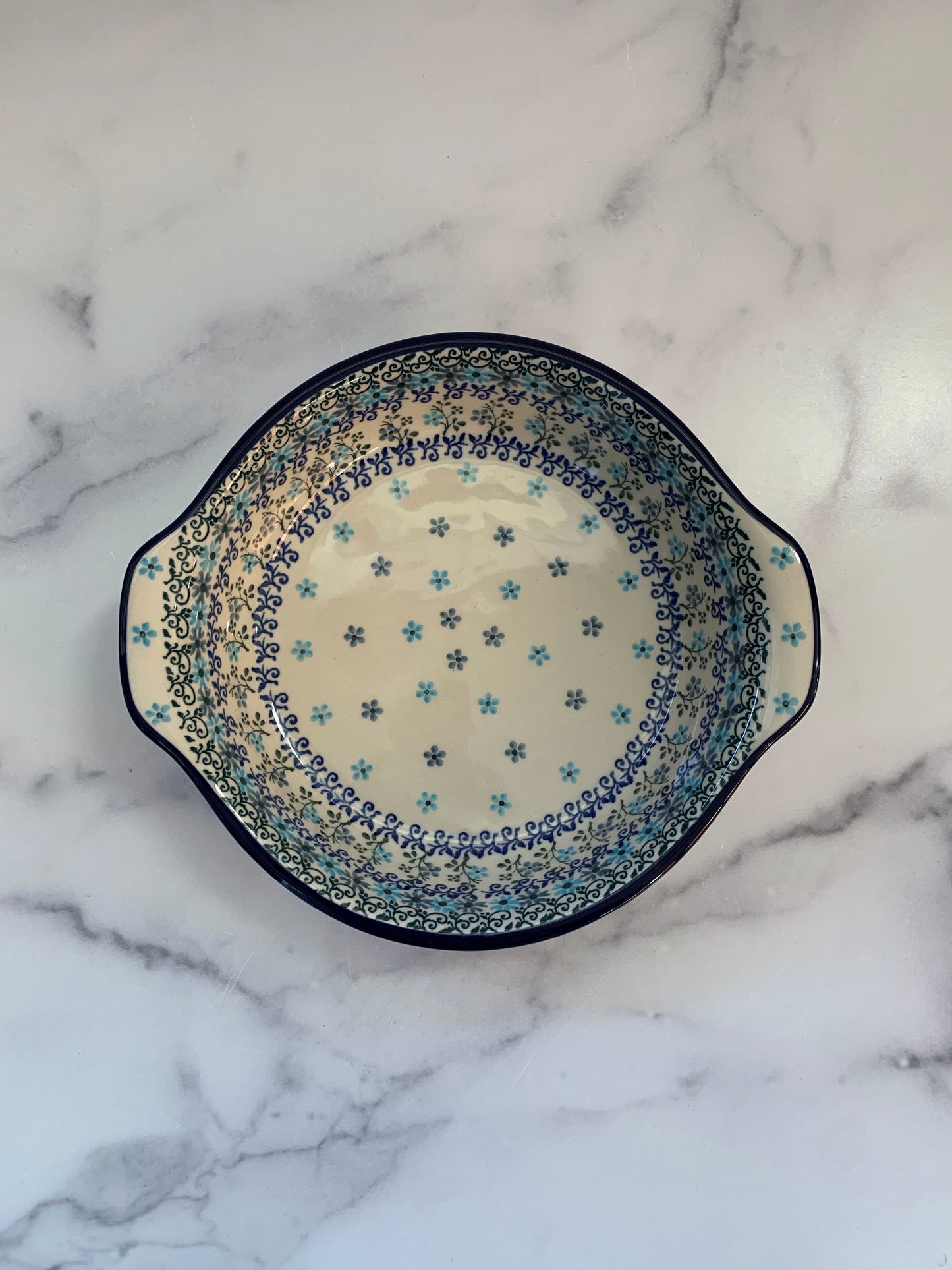 Icicle Round Baker w/ Grips 8"