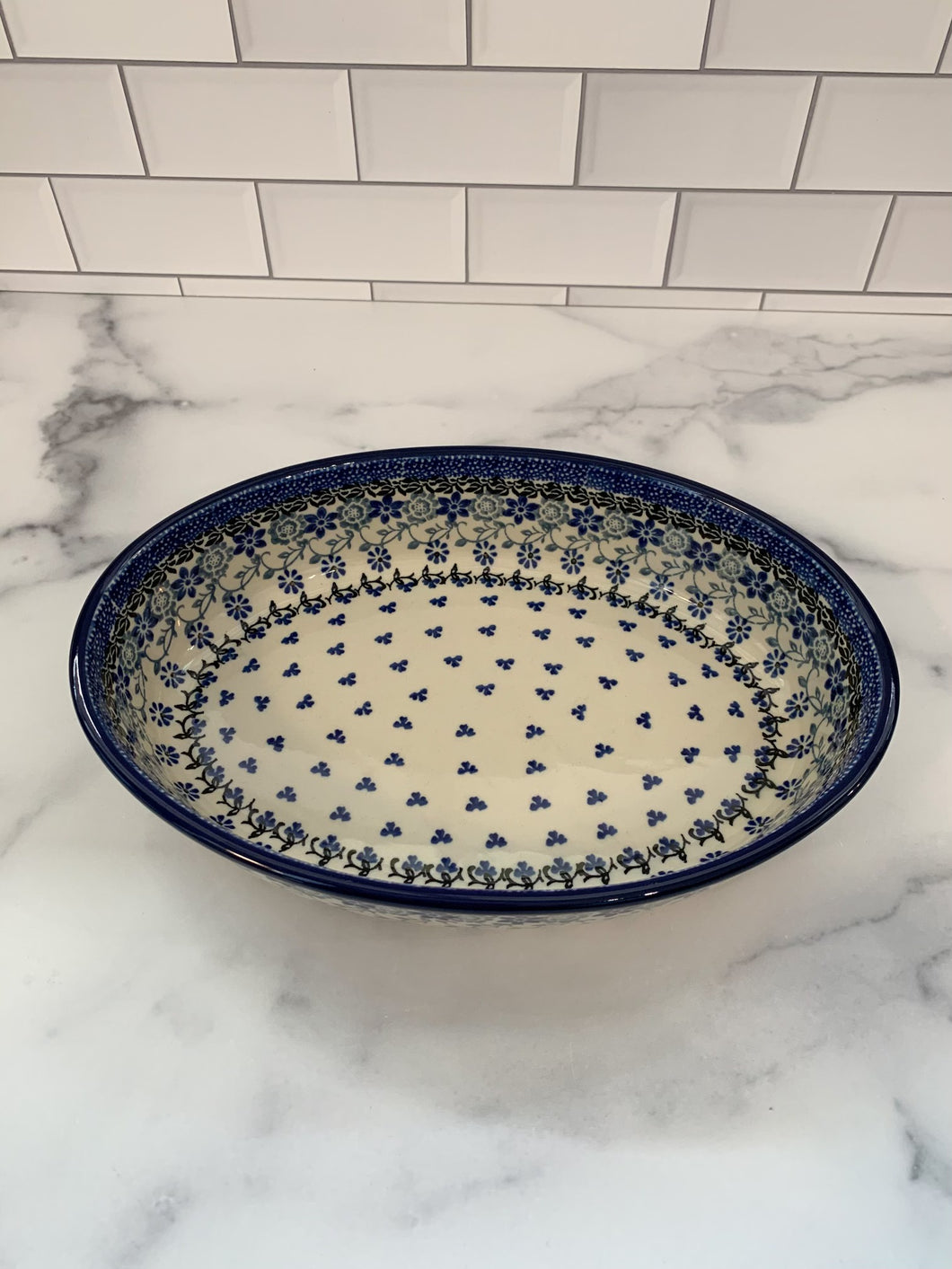 Amazing Lace Oval Baker 10.5