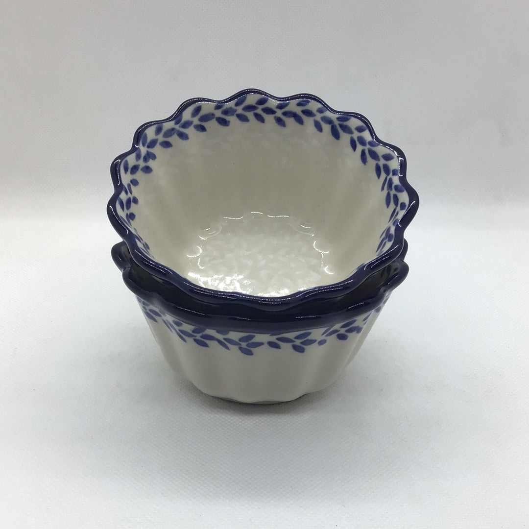 Blue Wreath Fluted Bowl 4"