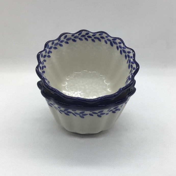 Blue Wreath Fluted Bowl 4